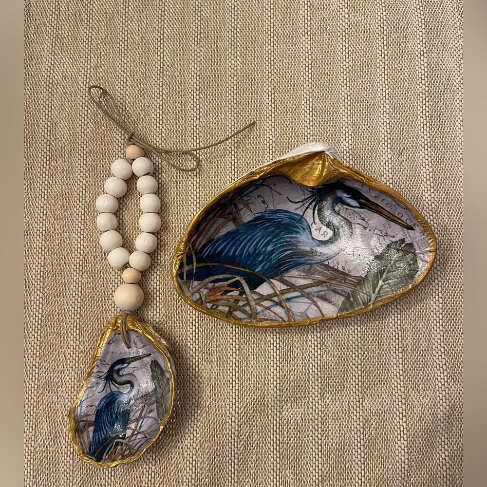 Trinket dish / bottle decor